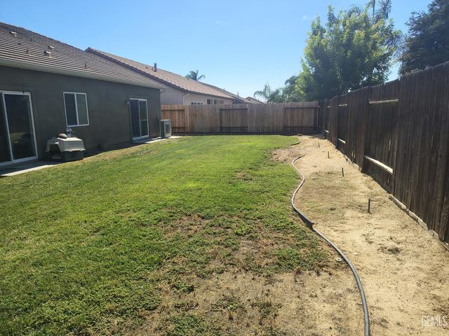 12606 Mezzadro Avenue, Bakersfield, CA 93314