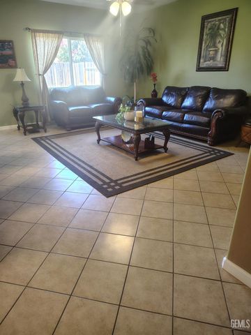 12606 Mezzadro Avenue, Bakersfield, CA 93314