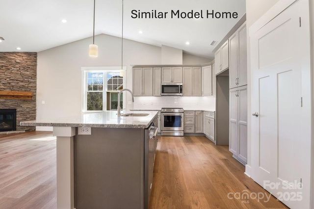 95 Creekside View Drive, Asheville, NC 28804