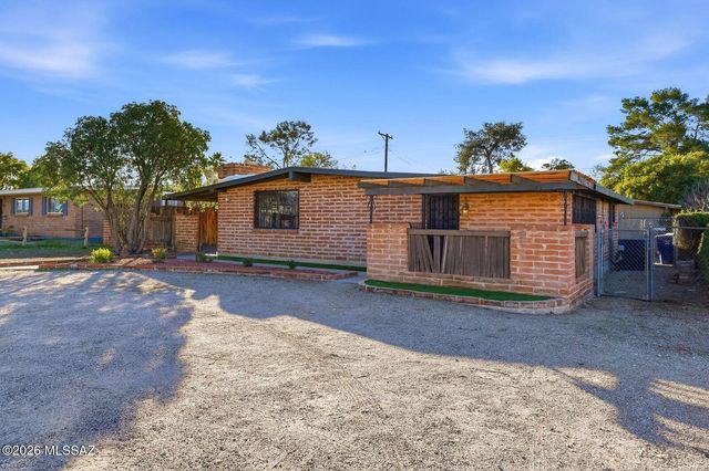 6814 E Koralee Street, Tucson, AZ 85710