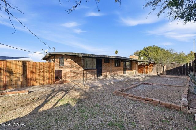 6814 E Koralee Street, Tucson, AZ 85710