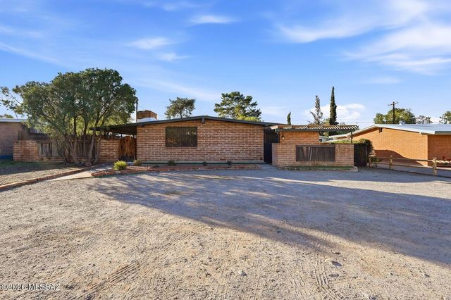 6814 E Koralee Street, Tucson, AZ 85710