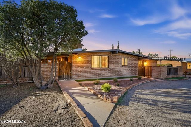 6814 E Koralee Street, Tucson, AZ 85710