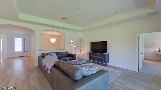 1813 Lema CT, Naples, FL 34120