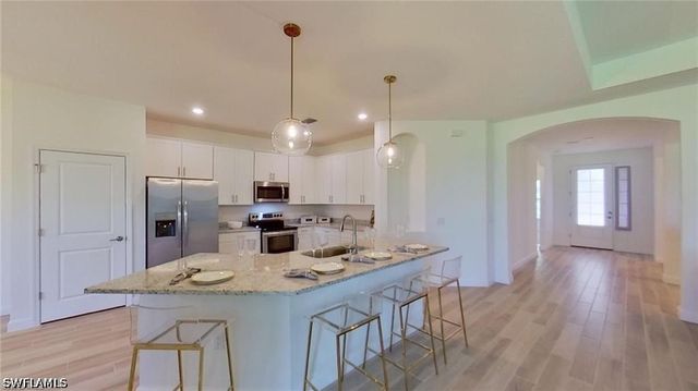 1813 Lema CT, Naples, FL 34120