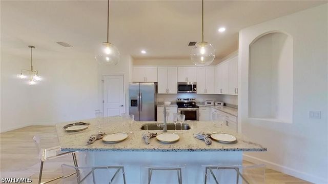 1813 Lema CT, Naples, FL 34120