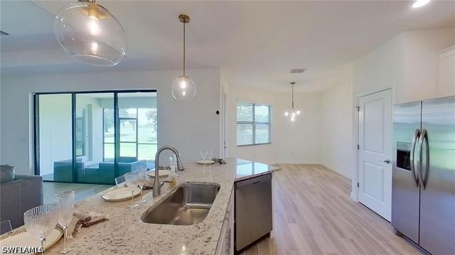 1813 Lema CT, Naples, FL 34120