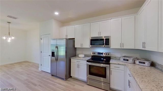 1813 Lema CT, Naples, FL 34120