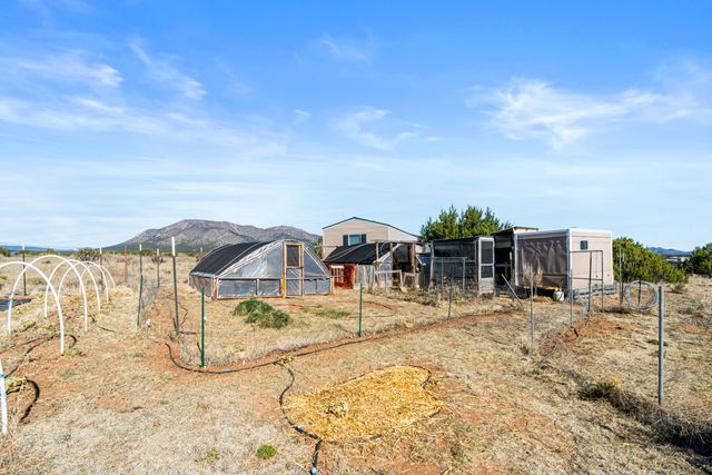 78 Drake Road, Edgewood, NM 87015
