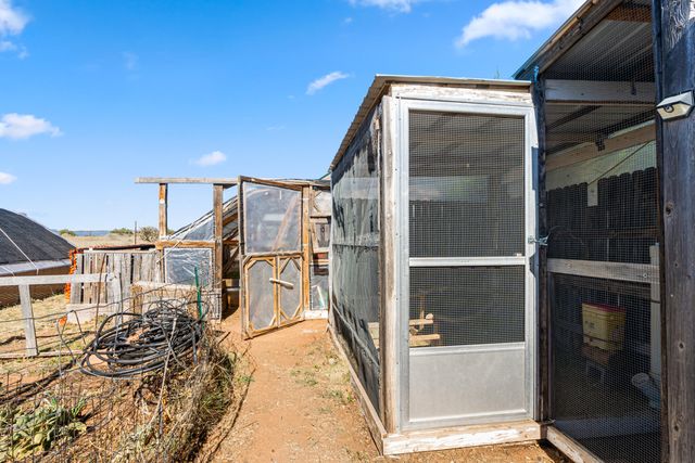 78 Drake Road, Edgewood, NM 87015