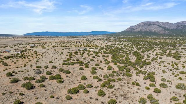 78 Drake Road, Edgewood, NM 87015