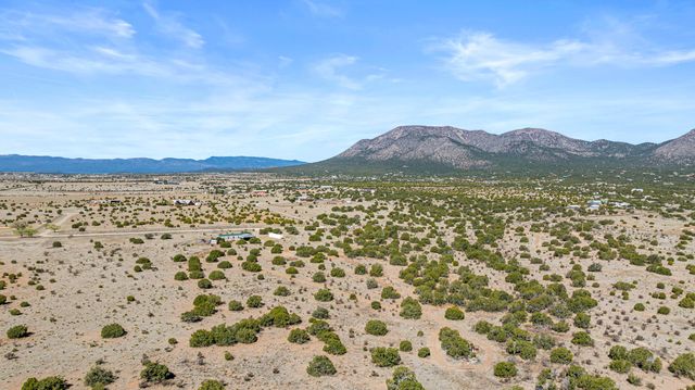 78 Drake Road, Edgewood, NM 87015
