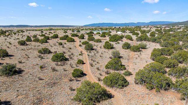 78 Drake Road, Edgewood, NM 87015