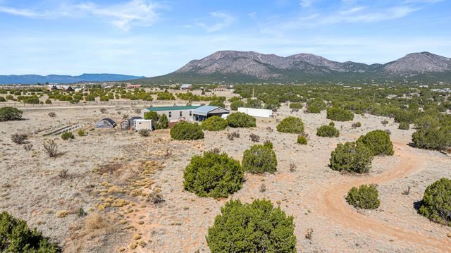 78 Drake Road, Edgewood, NM 87015