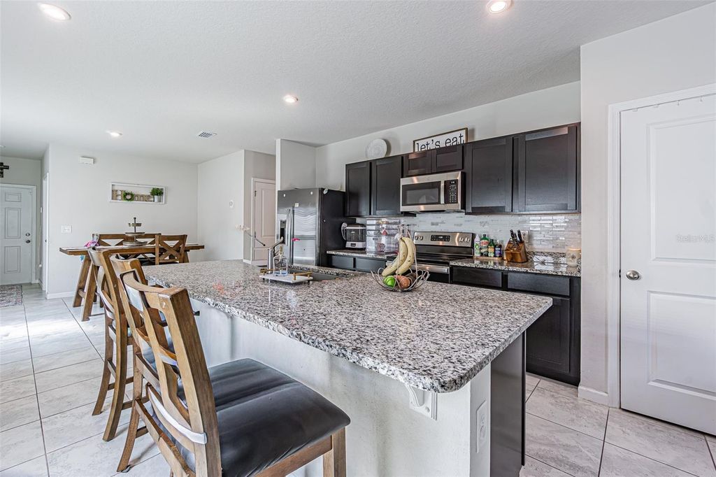 Image 11 of property listing at 35045 JOMAR AVENUE, Zephyrhills, FL 33541