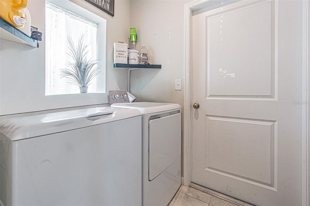 Image 12 of property listing at 35045 JOMAR AVENUE, Zephyrhills, FL 33541