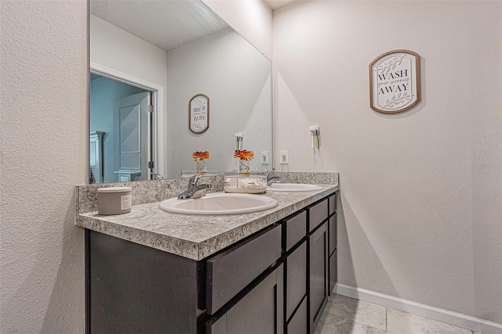 Image 16 of property listing at 35045 JOMAR AVENUE, Zephyrhills, FL 33541