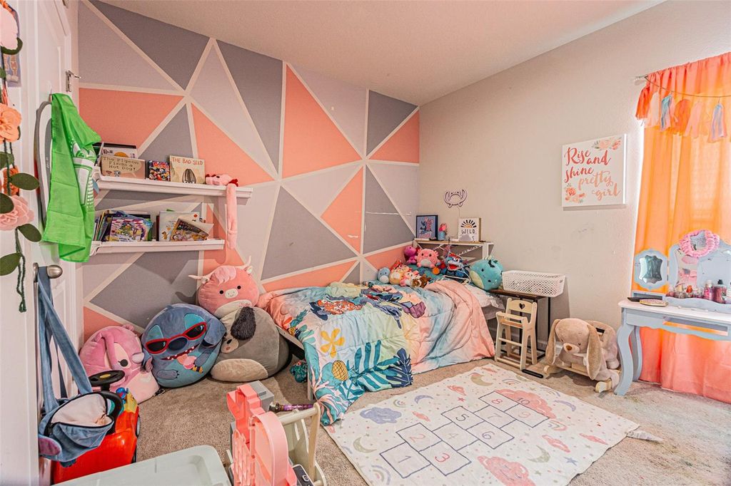 Image 18 of property listing at 35045 JOMAR AVENUE, Zephyrhills, FL 33541