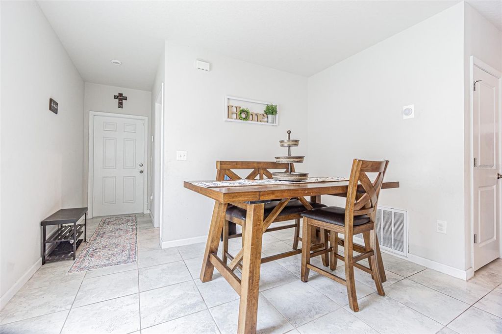 Image 6 of property listing at 35045 JOMAR AVENUE, Zephyrhills, FL 33541