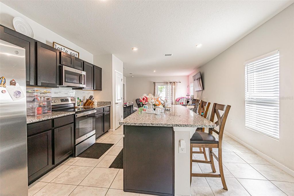 Image 9 of property listing at 35045 JOMAR AVENUE, Zephyrhills, FL 33541