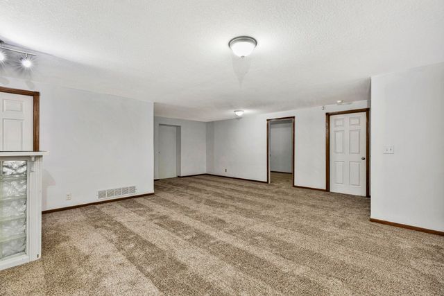 12218 E Andrea St, Wichita, KS 67207