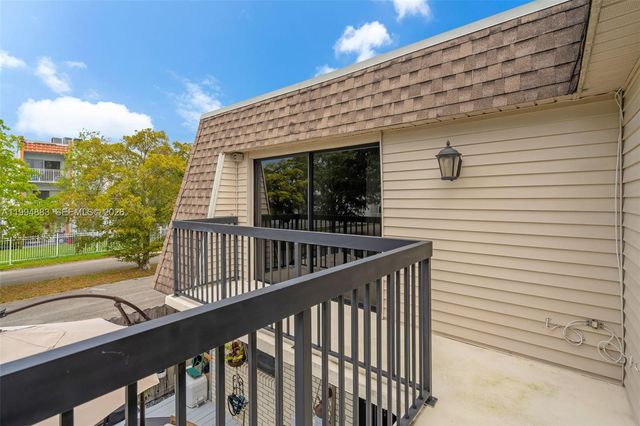 8106 SW 23rd St 28A, North Lauderdale, FL 33068