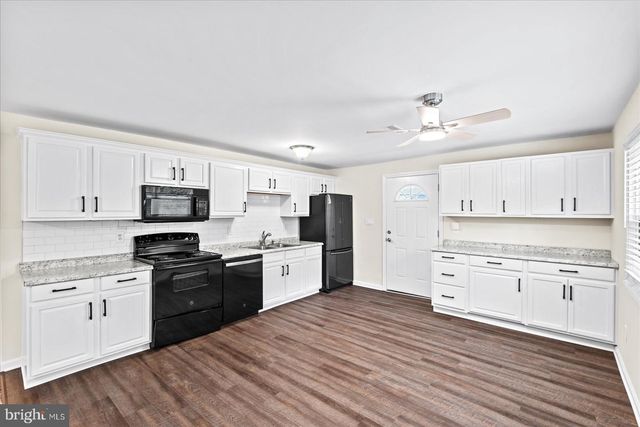 218 CIRCLE LN, Colonial Beach, VA 22443