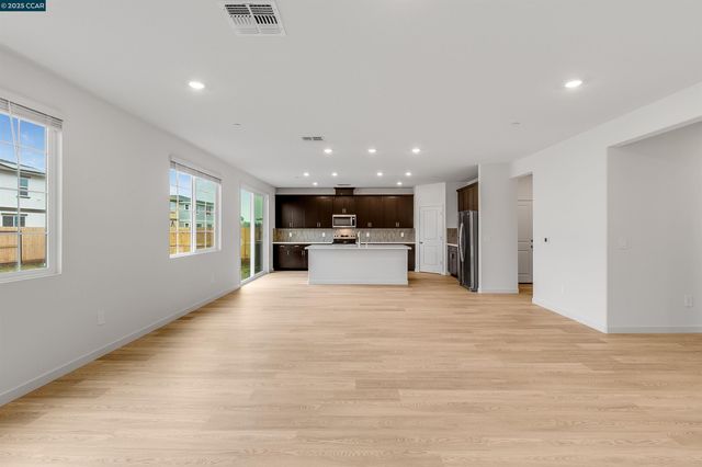 618 Channel Circle, Oakley, CA 94561