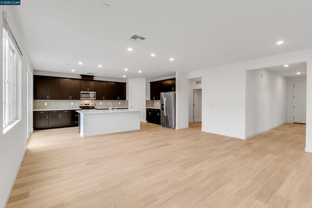 618 Channel Circle, Oakley, CA 94561