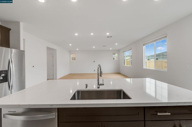 618 Channel Circle, Oakley, CA 94561