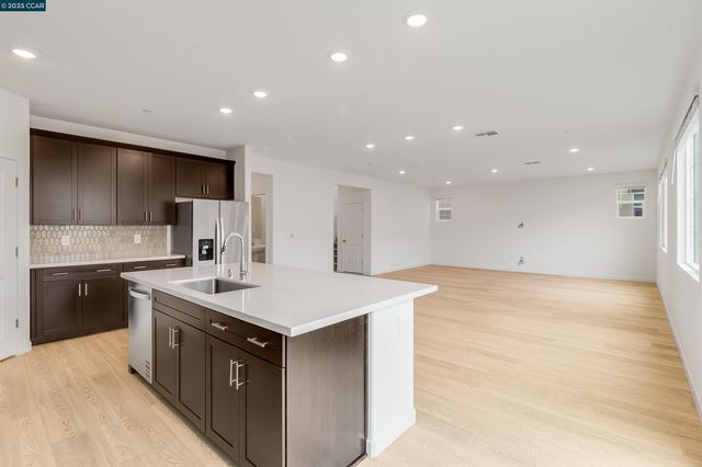 618 Channel Circle, Oakley, CA 94561