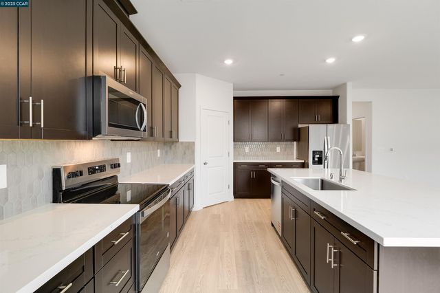 618 Channel Circle, Oakley, CA 94561