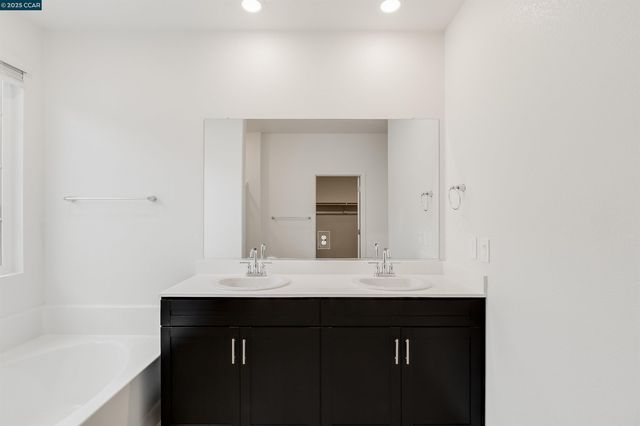 618 Channel Circle, Oakley, CA 94561