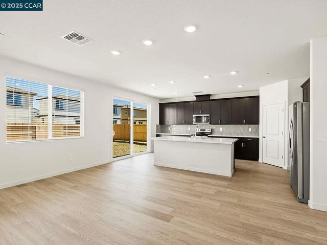 618 Channel Circle, Oakley, CA 94561