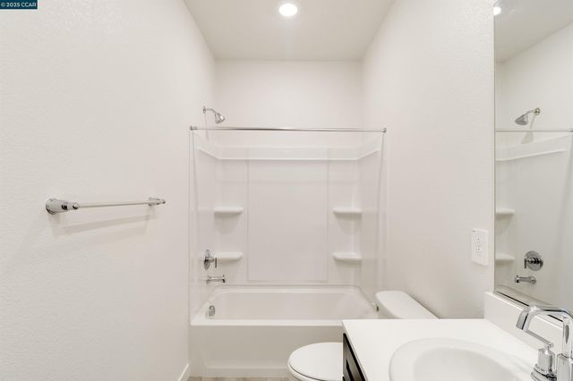 618 Channel Circle, Oakley, CA 94561