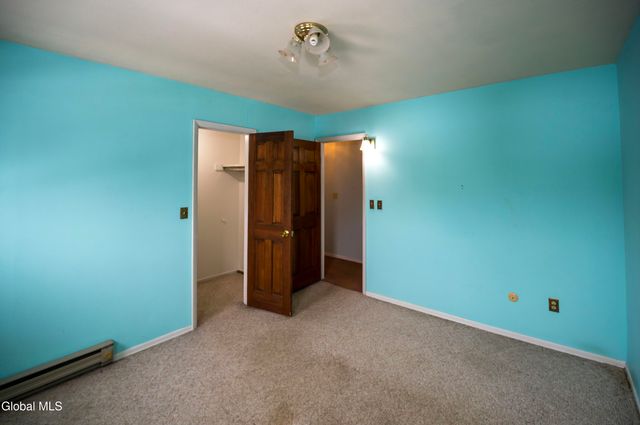 7 Fox Hollow Square, Cohoes, NY 12047