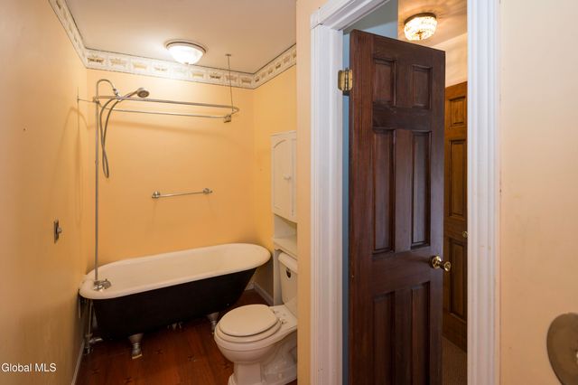 7 Fox Hollow Square, Cohoes, NY 12047