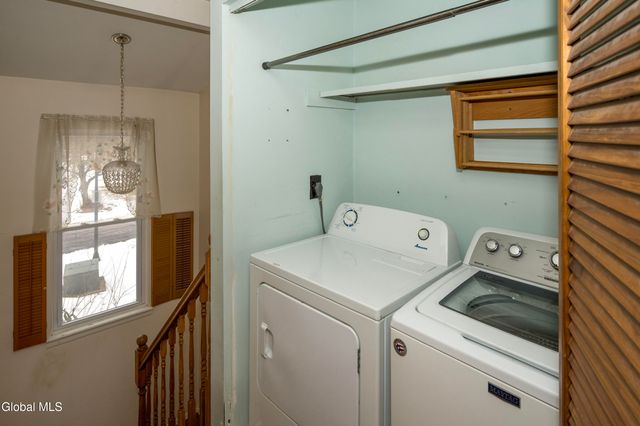 7 Fox Hollow Square, Cohoes, NY 12047