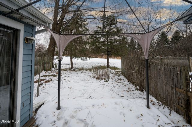 7 Fox Hollow Square, Cohoes, NY 12047