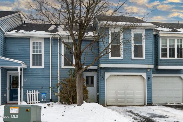 7 Fox Hollow Square, Cohoes, NY 12047