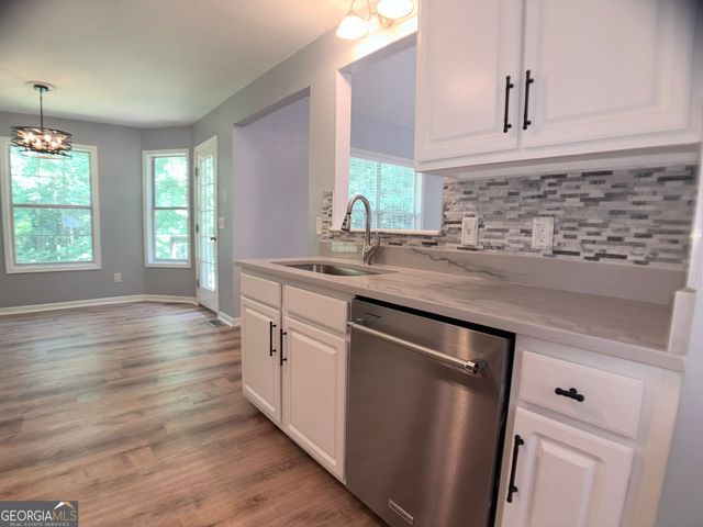 402 Eileen Circle, Canton, GA 30114