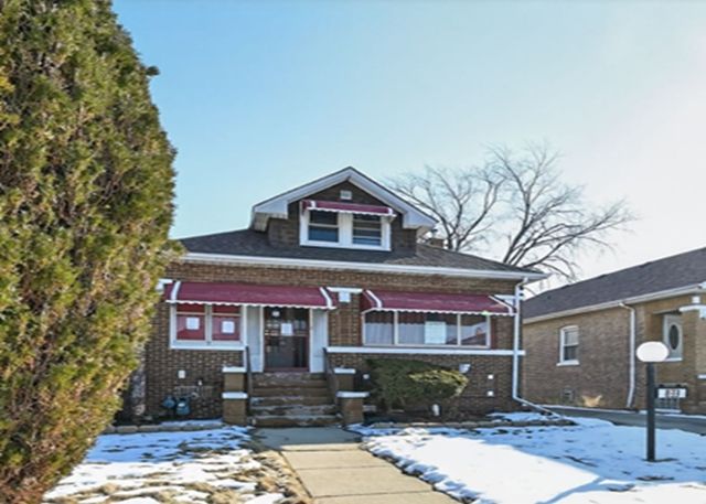 833 S 21st Avenue, Maywood, IL 60153
