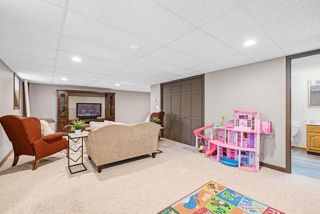 284 Prairie RUN, Grafton, WI 53024