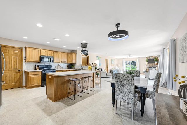 284 Prairie RUN, Grafton, WI 53024