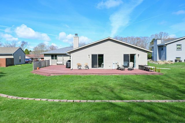 284 Prairie RUN, Grafton, WI 53024