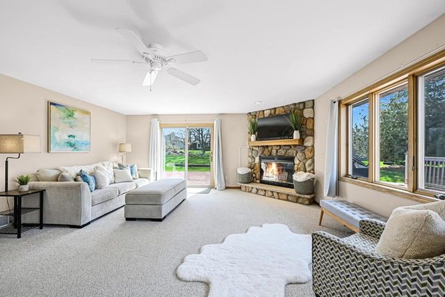 284 Prairie RUN, Grafton, WI 53024