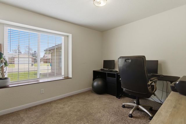 4202 Deaton Dr, Olivehurst, CA 95961