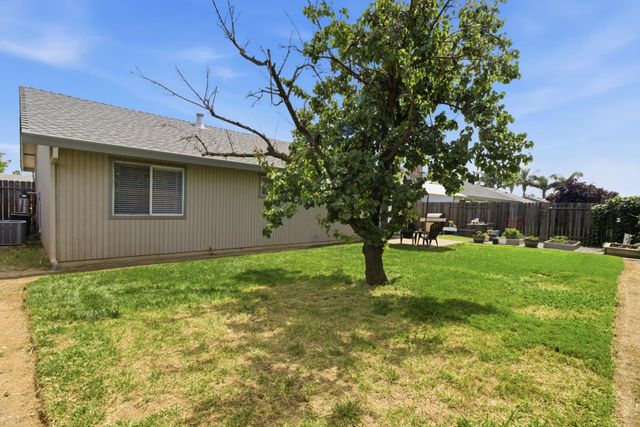 4202 Deaton Dr, Olivehurst, CA 95961