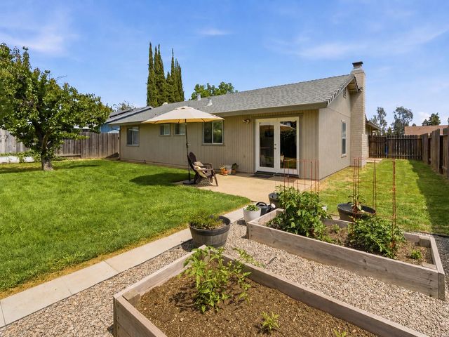 4202 Deaton Dr, Olivehurst, CA 95961