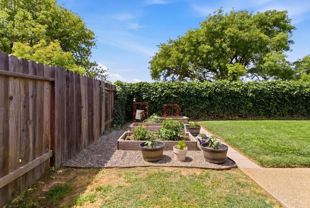 4202 Deaton Dr, Olivehurst, CA 95961